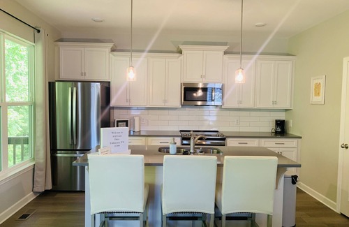 Tullahoma Cottage | Experience Tim’s Ford Lake: Poolside Retreat with Spa
