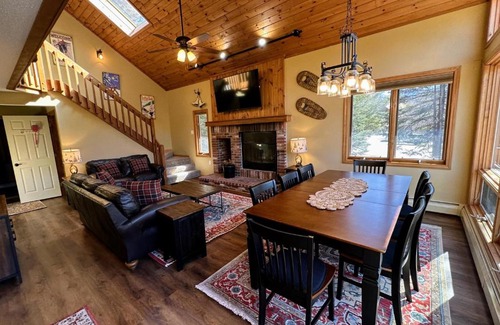 Bretton Woods House | Charming 3 Bed Condo with Mountain Views in Bretton Woods