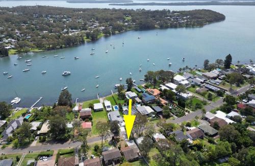 Brightwaters House | Pet-Friendly Breezy Bayside Haven at Brightwaters Awaits