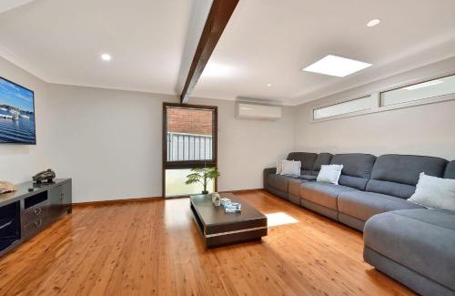 Brightwaters House | Pet-Friendly Breezy Bayside Haven at Brightwaters Awaits