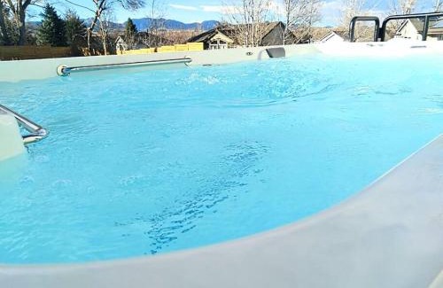 Ralston Valley House | Indulge in Luxury with Private Pool, Spa & Game Center
