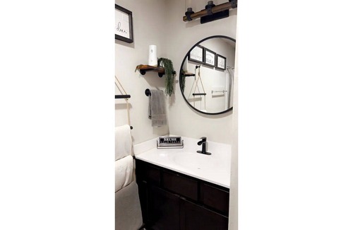 Noble House | NEW Quiet Country stay.