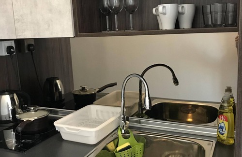 Damansara Perdana Apartment | Discover R & J Studio: Cozy Stay with Free WiFi
