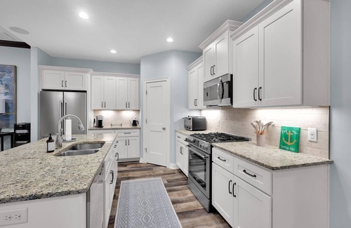 Laotto House | NEW! Relaxing 3BR Haven in Fort Wayne