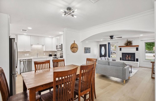 Boerne House | NEW remodeled Charming Home. 3-bedroom/2 full bath close to downtown Boerne.