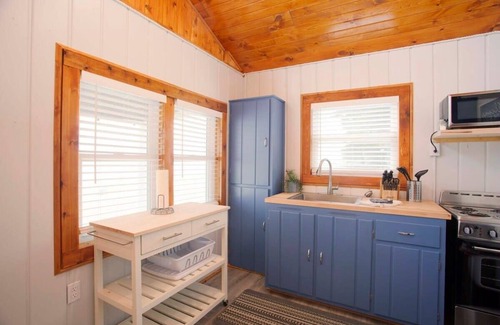 Greenbush Cabin | Renovated Lake Huron Getaway with Breakfast & Scenic Views