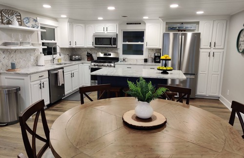 Newaygo House | Renovated Cottage on Bills Lake with Ocean Views & Spa