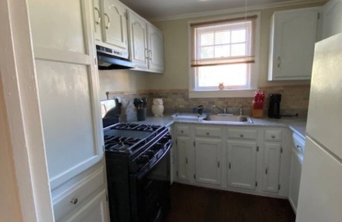 Gloversville Apartment | Renovated Apartment with Lake View & Spa – Perfect for Pros!