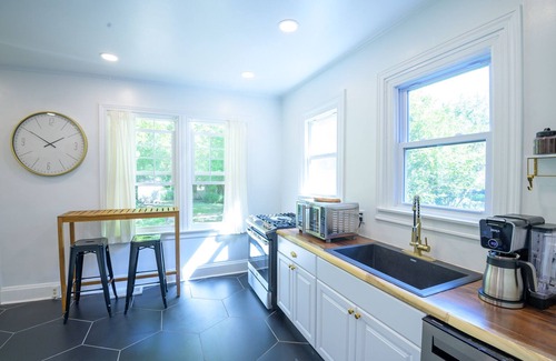 Covington House | Historic Renovation: 5 Minutes to Cincinnati Attractions