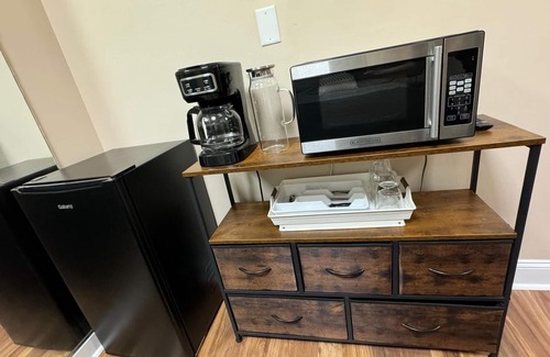 Glen Iris Apartment | New renovated private apartment with share bathroom free private parking unit 9