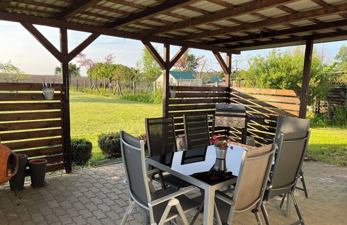 Karow Apartment | Tranquil Renovated Vacation Apartment with Pool & Pet-Friendly