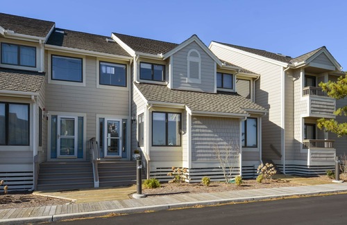 Fenwick Island House | Bright Bay Retreat: Poolside Relaxation & Beach Access