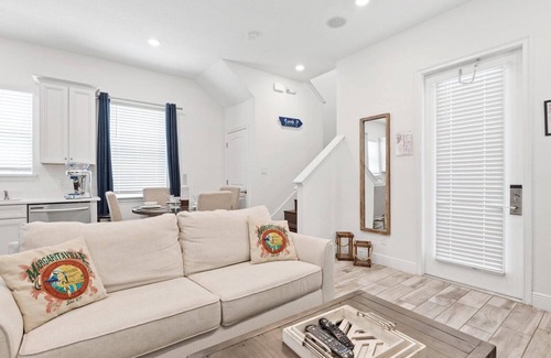 West Kissimmee Cottage | Perfect Ocean View 2 Bed Pool Cottage - Pet Friendly Retreat