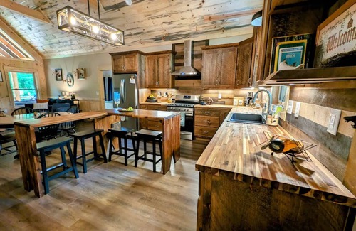 Ellijay Cabin | New Build Resort with Pool Access Near Lakes and River