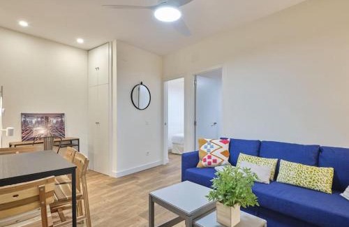 Adelfas Apartment | Stylish Retiro Retreat: Just 10 Min to Sol, Pet Friendly