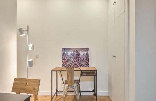 Adelfas Apartment | Stylish Retiro Retreat: Just 10 Min to Sol, Pet Friendly