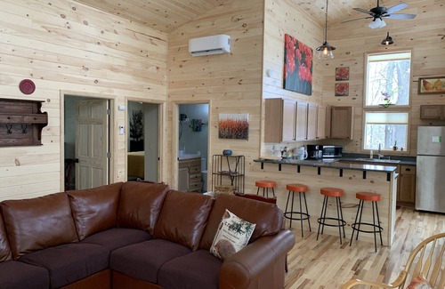 New Marshfield Cabin | Romantic Couples Cabin with Hot Tub Near Athens & Hocking Hills