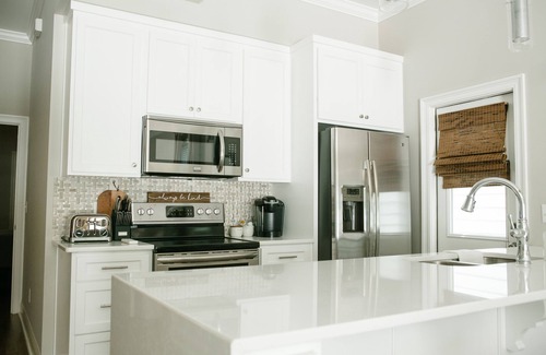 Mount Meigs House | Inviting Hotel: Perfect for Executive Retreats & Family Fun