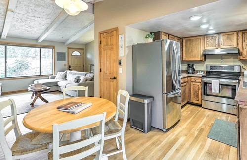 Kings Valley House | NEW! Scenic Conifer Retreat w/ Hot Tub on 1 Acre!