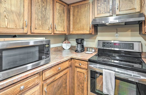 Kings Valley House | NEW! Scenic Conifer Retreat w/ Hot Tub on 1 Acre!