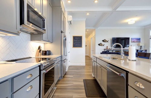 Seabrook House | Relaxing Oceanfront Retreat at Seabrook's Loft E Goals