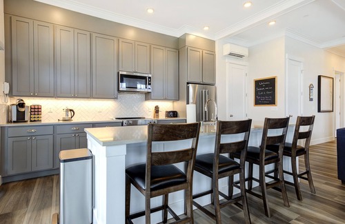 Seabrook House | Relaxing Oceanfront Retreat at Seabrook's Loft E Goals