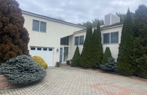 Mashpee House | New Seabury Retreat with Golf Course Views and Pool Access