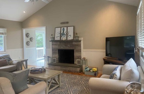Mashpee House | New Seabury Retreat with Golf Course Views and Pool Access