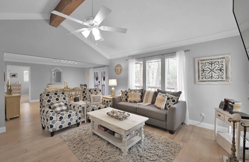 Cape Royale House | Tranquil Retreat with Private Deck Near Lake Livingston