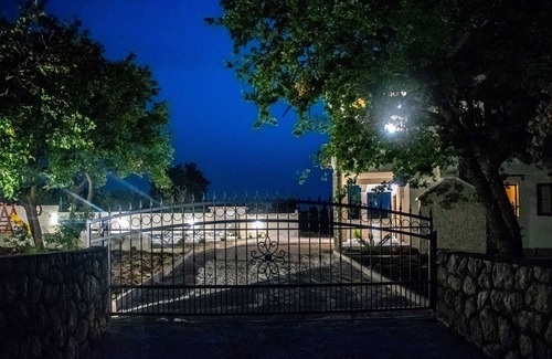 Podgradina Villa | New Serenity Zen Garden Holiday Villa