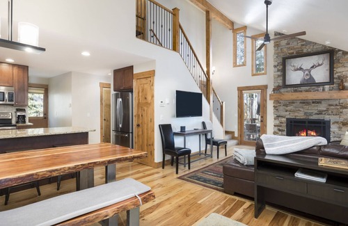 Breckenridge Heights House | Unforgettable Ski Hill Ridge on Peak 7 with Breathtaking Views