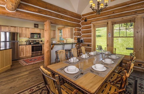 Powder Ridge House | New ski-in/ski-out Peaklight Chalet!