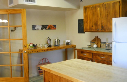Elgin House | Escape to Sonoita/Elgin Wine Country: Cozy Getaway Awaits