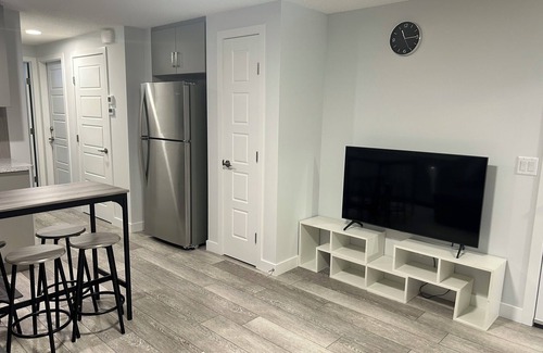 Southwest Calgary House | New, spacious and lovely two-bedroom basement suite in a peaceful neighbourhood