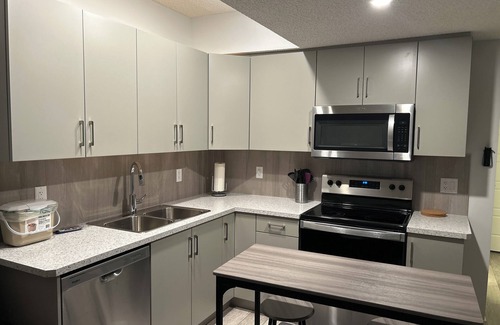 Southwest Calgary House | New, spacious and lovely two-bedroom basement suite in a peaceful neighbourhood
