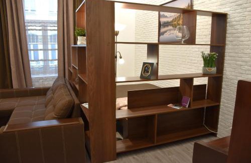 Prospekt Svobody Apartment | Modern Central Apartment: Guest Rated 10/10, Pet-Friendly Stay