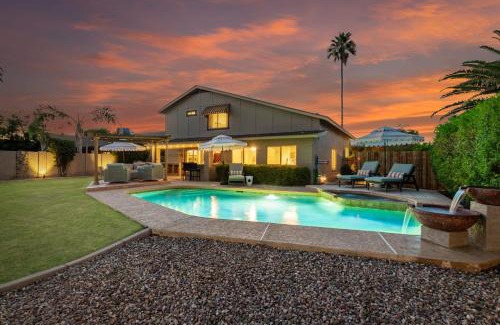 Paradise Valley Village House | Inviting Spanish Wells Retreat: Pool, Spa & Billiards Fun