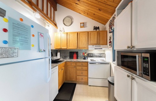 Whitefish Condo | New! Spruce Nest Cabin - Alpine Skiing | Community Pool and Hot Tub