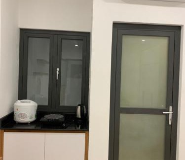 District 9 House | Budget-Friendly New Studio in District 9 with Kitchen
