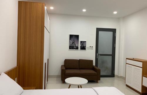 District 9 House | Budget-Friendly New Studio in District 9 with Kitchen