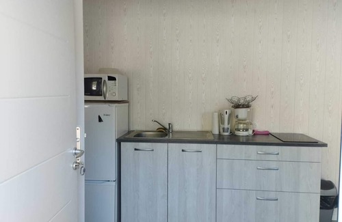 Verthier Apartment | Idyllic Studio Retreat by Lake Annecy with Ocean Views