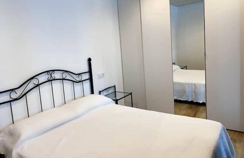 As Pontes De Garcia Rodriguez Apartment | Cozy Studio Retreat in As Pontes for Family Adventures