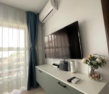 Pitesti Apartment | Inviting New Studio: Pet and Child Friendly Stay