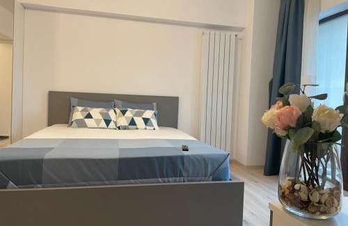 Pitesti Apartment | Inviting New Studio: Pet and Child Friendly Stay