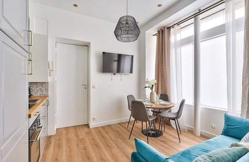 Saint-Lambert Apartment | Experience Comfort in 2BR Apartment Central to Paris