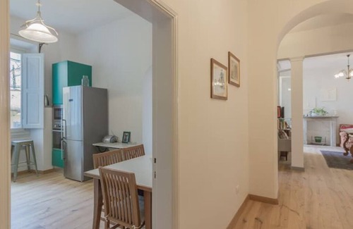Santo Spirito Apartment | Historic River Arno Palace: Ideal Florence Apartment Escape