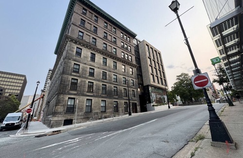 Downtown Halifax Apartment | *NEW Stylish 1B/1B Downtown Halifax