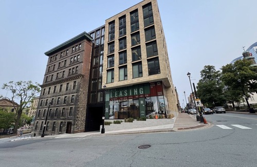 Downtown Halifax Apartment | *NEW Stylish 1B/1B Downtown Halifax