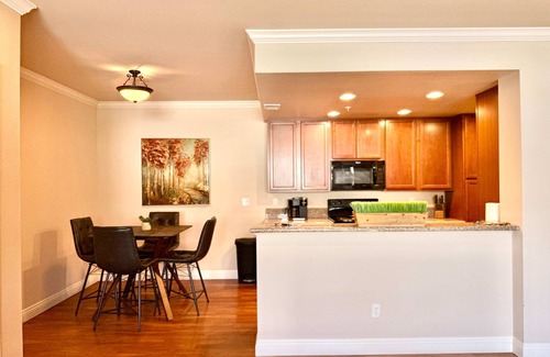 Reno/Tahoe Airport Apartment | New Stylish 1BR Apt With Heated Pool Gym Yoga Studio