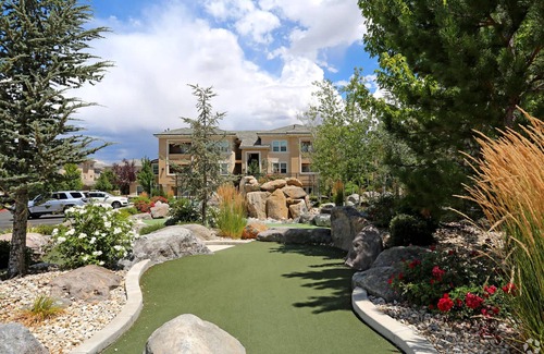 Reno/Tahoe Airport Apartment | New Stylish 1BR Apt With Heated Pool Gym Yoga Studio
